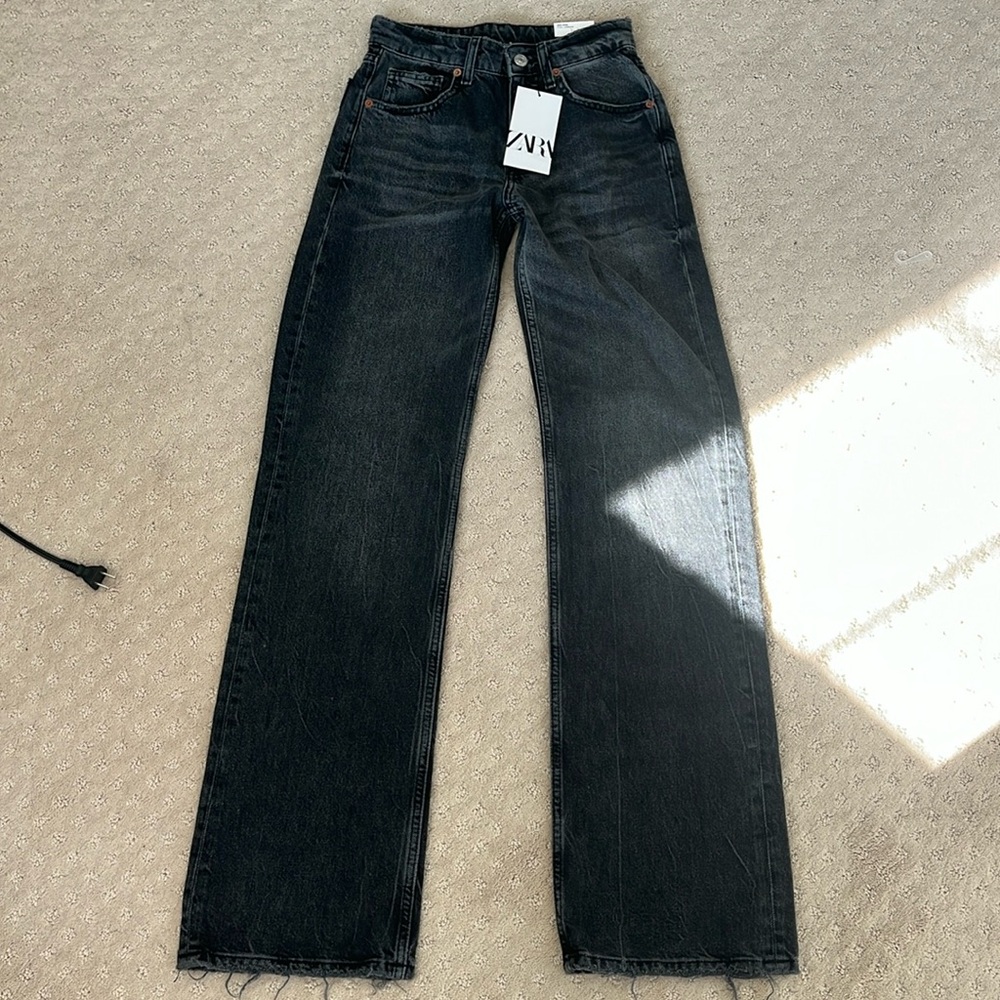 Black Zara mid rise full length wide leg jeans.